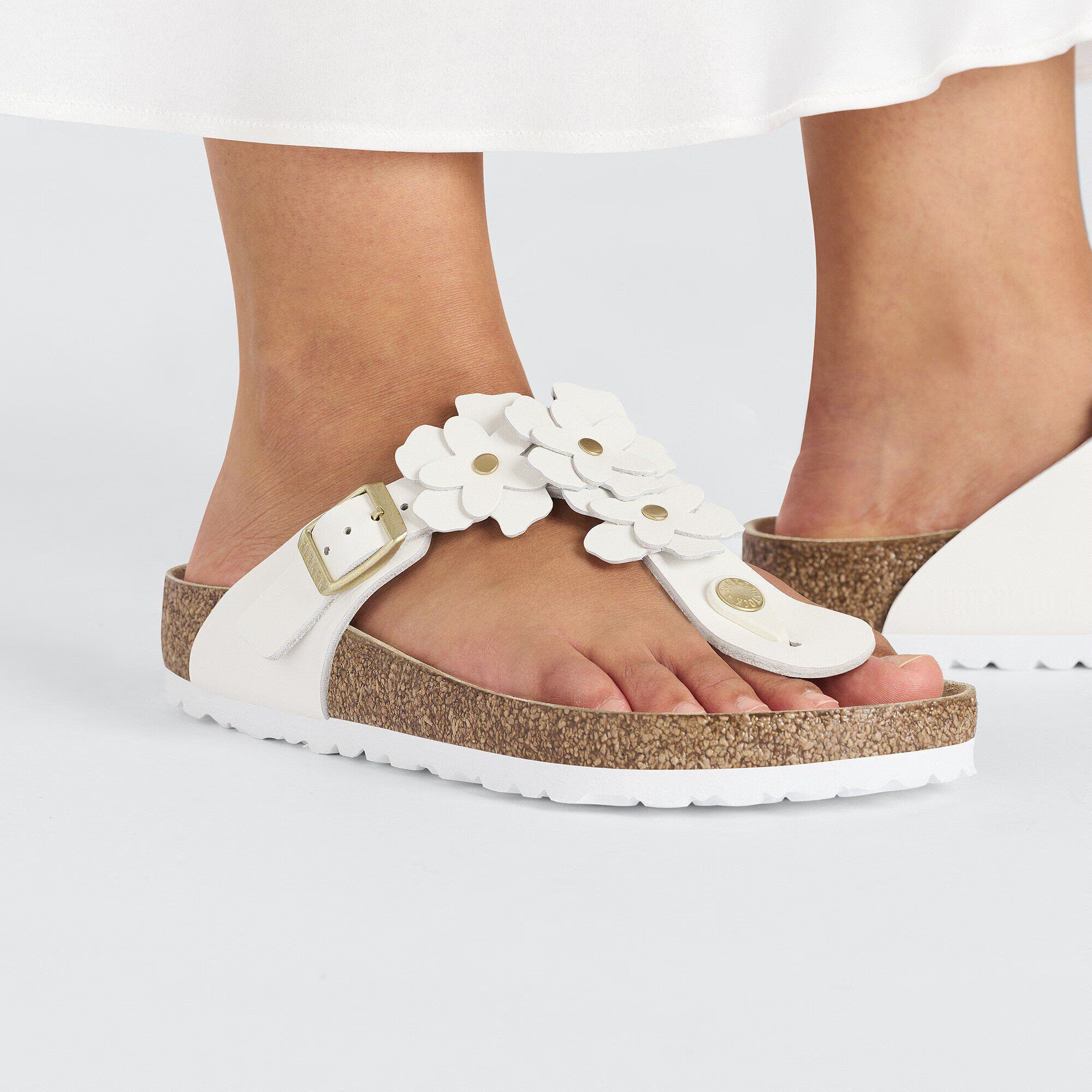 Gizeh Flower Embellishment Natural Leather